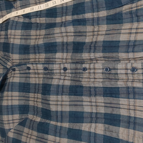 Adorable button up v-neck blouse - Picture 10 of 15